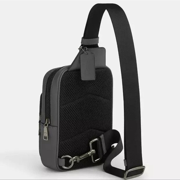 Coach - Picture 5 of 9